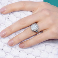 jessica-biel-engagement-ring-close-up-450.jpg