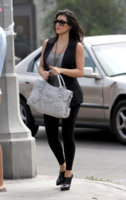 kim-kardashian-and-balenciaga-giant-covered-work-bag-in-argent-gallery.jpg