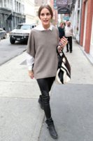 Olivia+Palermo+sports+leather+trousers+oversized+RYXebmnP93Wl.jpg