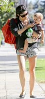 article-2223359-15B04BC8000005DC-191_306x676.jpg