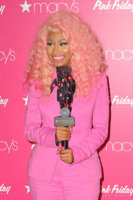 Nicki+Minaj+wows+bubblegum+pink+suit+stops+FgZackzGvVgl.jpg