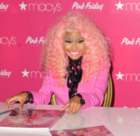 Nicki+Minaj+wows+bubblegum+pink+suit+stops+CmVayKZdAGKl.jpg