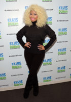 Nicki+Minaj+Nicki+Minaj+Visits+Elvis+Duran+Zh-RtTErFm7l.jpg