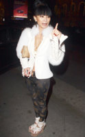 Actress_Bai_Ling_looks_stylish_while_Cell_W99CY1g2CvTl.jpg.jpeg