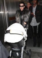 Kourtney+Kardashian+Returns+Los+Angeles+a6nxzR41GsXx.jpg