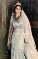 queen-farida-wedding-gown-L-W59AqA.jpeg