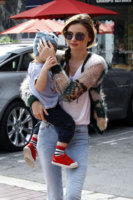 Miranda+Kerr+takes+son+Flynn+children+gym+Qb4D1s8giZWl.jpg