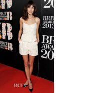 Alexa-Chung-In-Valentino-2013-Brit-Awards.jpg