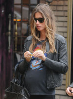 Gisele+Bundchen+Outerwear+Leather+Jacket+BXkWUvpngjLl.jpg