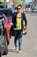Vanessa+Lachey+at+nail+salon+kBefyV-x1j8l.jpg
