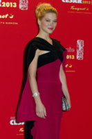 Lea-Seydoux Jimmy Choo1 clutch close up Credit becauseiamfabulous.jpg