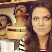 Kourtney-Kardashian-Khloe-Kardashian-with-Creepy-Heads.jpg