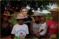 katy-perry-madagascar-visit-for-unicef-04.jpg