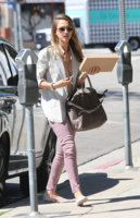 jessica-alba-and-jenni-kayne-dorsay-flat-gallery.jpg