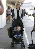 January Jones arrived at LAX with son Xander Credit dailymail.jpg