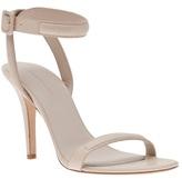 Miranda Kerr2 Alexander Wang Anotnia sandals Credit outfitid.jpg