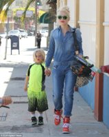 Gwen Stefani,  Zuma, and Kingston in Glendale, California Credit dailymail.jpg