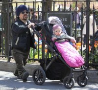 Game Of Thrones star Peter Dinklage4 and his daughter Zelig  in New York on April 21 Credit dail.jpg
