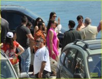 pregnant-kim-kardashian-greece-yacht-with-family-30.jpg