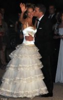 Michael Buble and Luisana Lopilato 2 then wore traditional white wedding dress in a second cerem.jpg