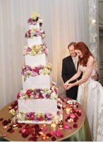 Marcia Cross and Tom Mahoney married in 2006. She wore a custom Reem Acra gown. Credit pinterest.jpg