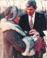 Elizabeth Taylor married 8 times.  5  Her 7th marriage was in 1976 to ********** politician John.jpg
