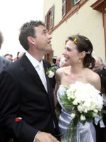 Claire Forlani wore a gown by Junko Yoshioka when she marreid Dougray Scott in a civil ceremony .jpg