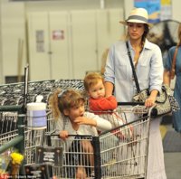 Jessica Alba took her girls Honor and Haven to a supermarket in Beverly Hills on May 27 Credit d.jpg