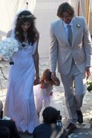Milla Jovovich 3rd marriage to director Paul W.S. Anderson 3 with daughter Ever Gabo.jpg