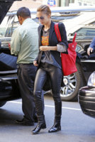 Nicole+Richie+seen+wearing+leather+pants+carries+GY0NuLEfeFYl.jpg