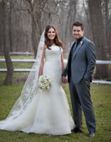 Lady Antebellum singer, Hillary Scott, wore Vera Wang when she married Chris Tyrell in 2012 in u.jpg
