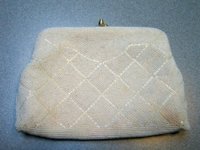 FieldsWhtBeadedBag_001.jpg