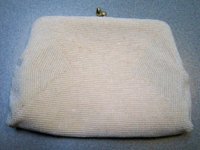 FieldsWhtBeadedBag_002.jpg