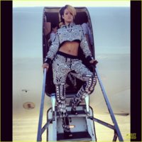 rihanna-i-love-kings-of-leon-for-life-05.jpg