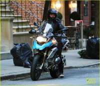orlando-bloom-has-foot-fetish-says-miranda-kerr-03.jpg