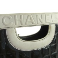 Mala CHANEL black and white logo ext.jpg