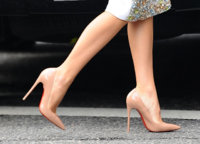 Blake-Lively-Christian-Louboutin-So-Kate-Pumps.jpg