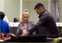leann-rimes-eddie-cibrian-grab-dinner-before-flight-to-uk-09.jpg