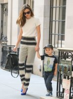 Miranda+Kerr+Flynn+Step+Out+New+York+5GxB1ueYFHel.jpg