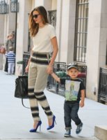 Miranda+Kerr+Flynn+Step+Out+New+York+gots5mAhSgtl.jpg