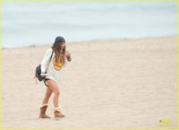 vanessa-hudgens-pantless-for-coffee-beach-stop-03.jpg