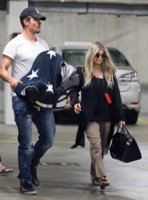 Josh+Duhamel+Fergie+Take+Baby+Axl+Hospital+ijUv3d7iYNxl.jpg