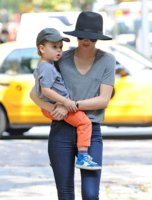 Miranda+Kerr+Takes+Flynn+Out+New+York+kI9TZgY4UIgl.jpg