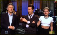 miley-cyrus-surprise-snl-appearance-to-announce-tour-02.jpg