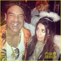 vanessa-hudgens-halloween-horror-nights-with-stella-09.jpg