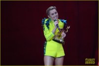 miley-cyrus-performs-wrecking-ball-at-bambi-awards-video-05.jpg