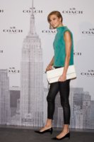 Karlie+Kloss+Freida+Pinto+Attend+Coach+Boutique+dcAkRWT5nxYx.jpg
