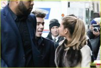 ariana-grande-empire-state-building-lighting-08.jpg