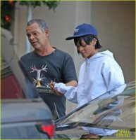 rihanna-heartbroken-over-paul-walker-death-05.jpg