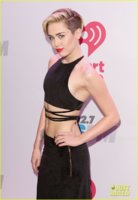 miley-cyrus-1027-kiis-fm-jingle-ball-2013-red-carpet-02.jpg